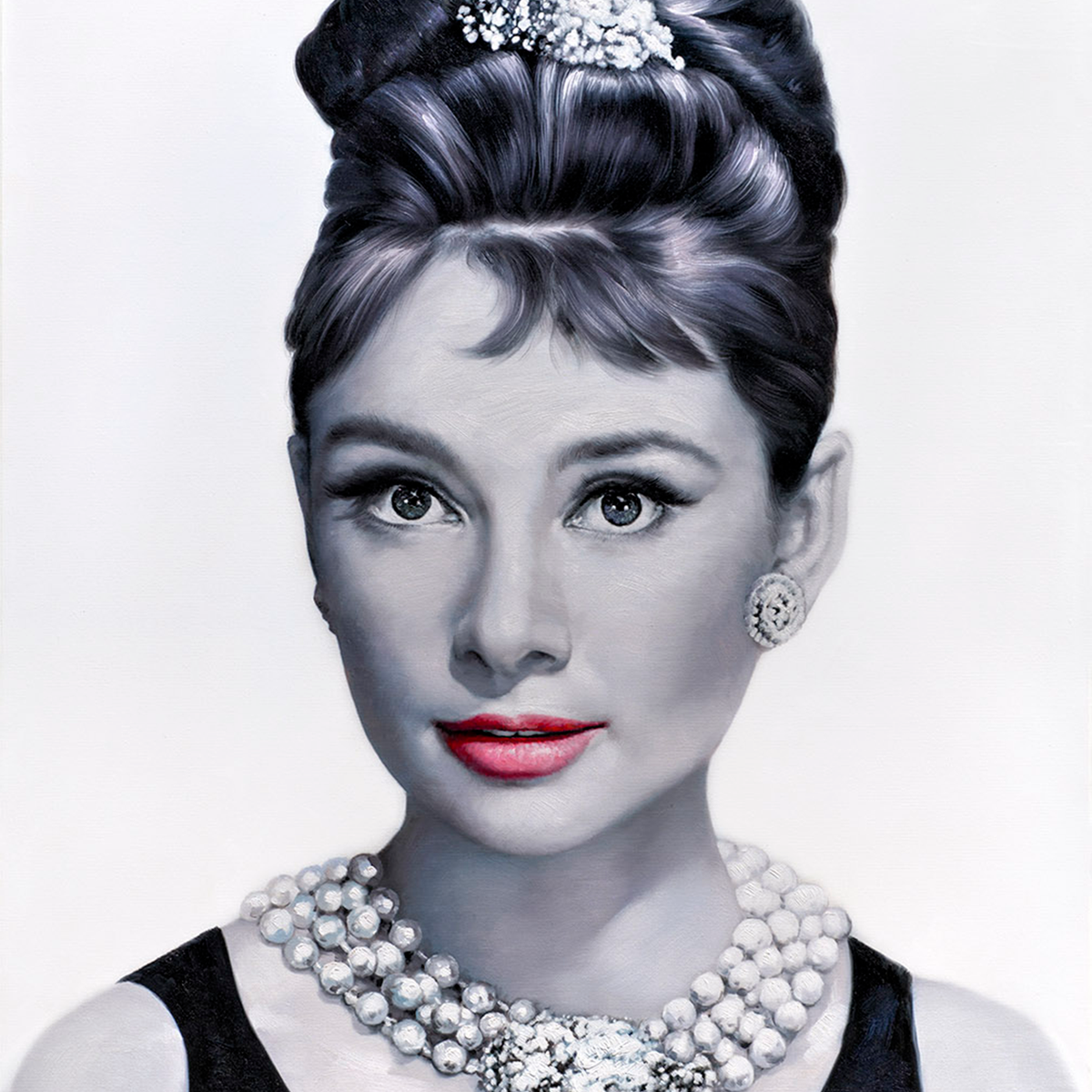 Audrey Hepburn wears pearl necklace w/a smile RARE Photo | eBay
